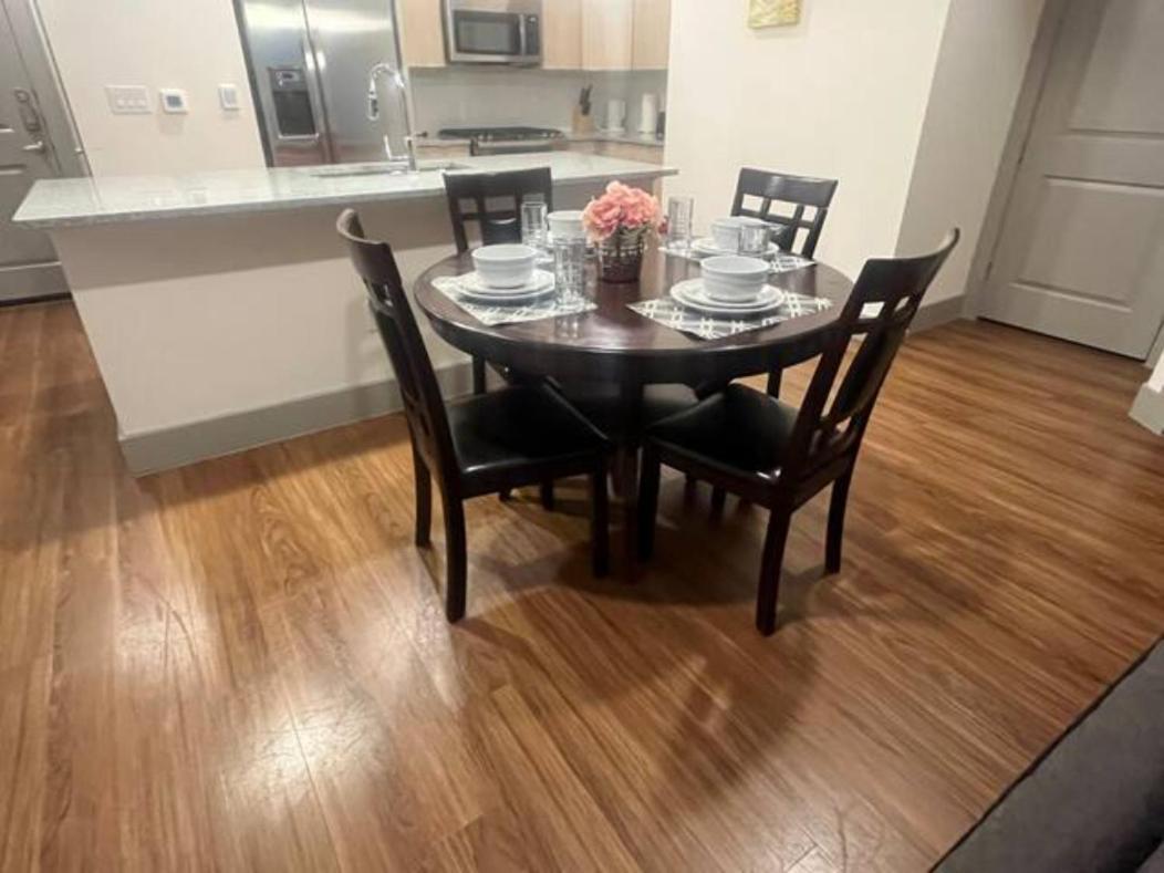 Resort-Style Apartments Near The Galleria Houston Bilik gambar