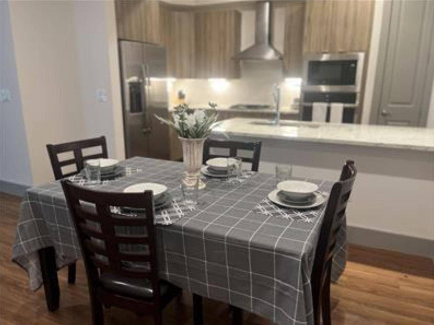 Resort-Style Apartments Near The Galleria Houston Bilik gambar
